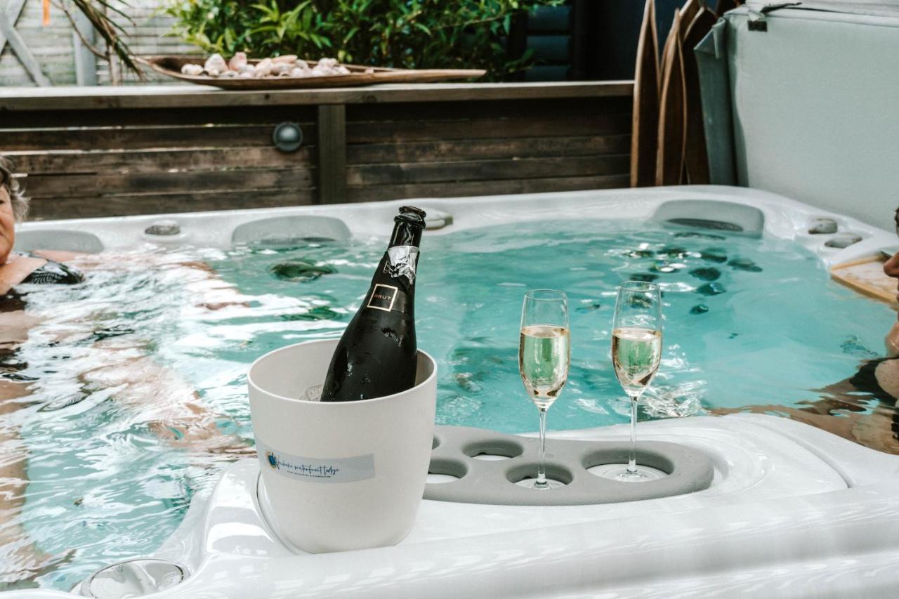 Waiheke Waterfront Lodge Oneroa Eksteriør billede